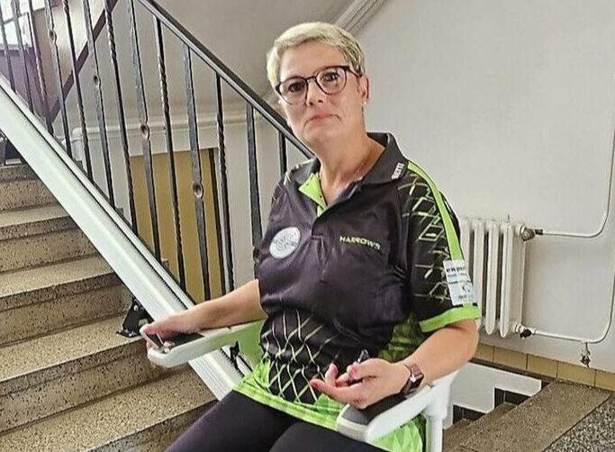 Neuer Treppenlift erleichtert Arztbesuch